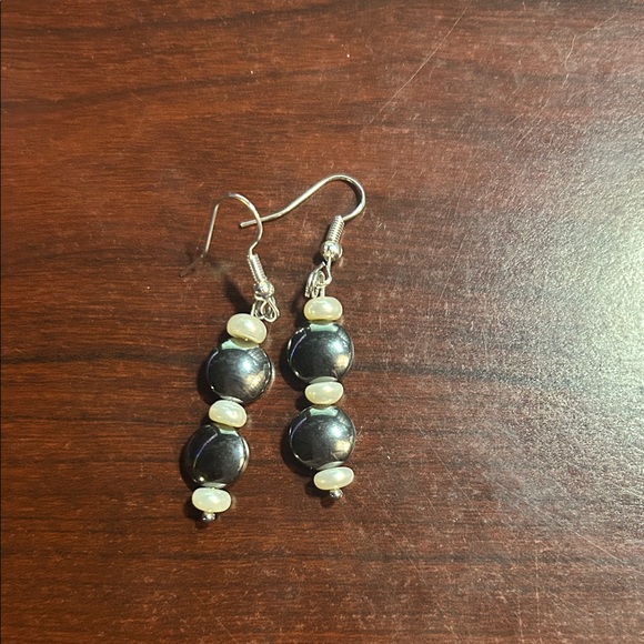 Jewelry - Elegant Black and White Pearl Earrings